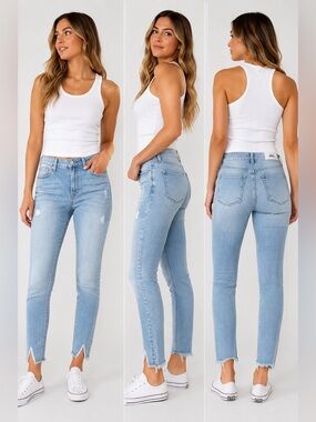 High-Rise Light Wash Skinny Jeans - Women
